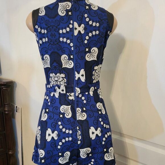 MOPLIS SLEEVELESS ZIPPER CLOSURE ROMPER - Picture 4 of 11
